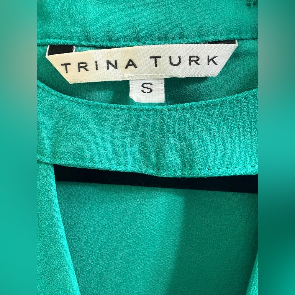 Trina Turk Vibrant Green Tank Top with open slit back. Size S - Picture 4 of 5